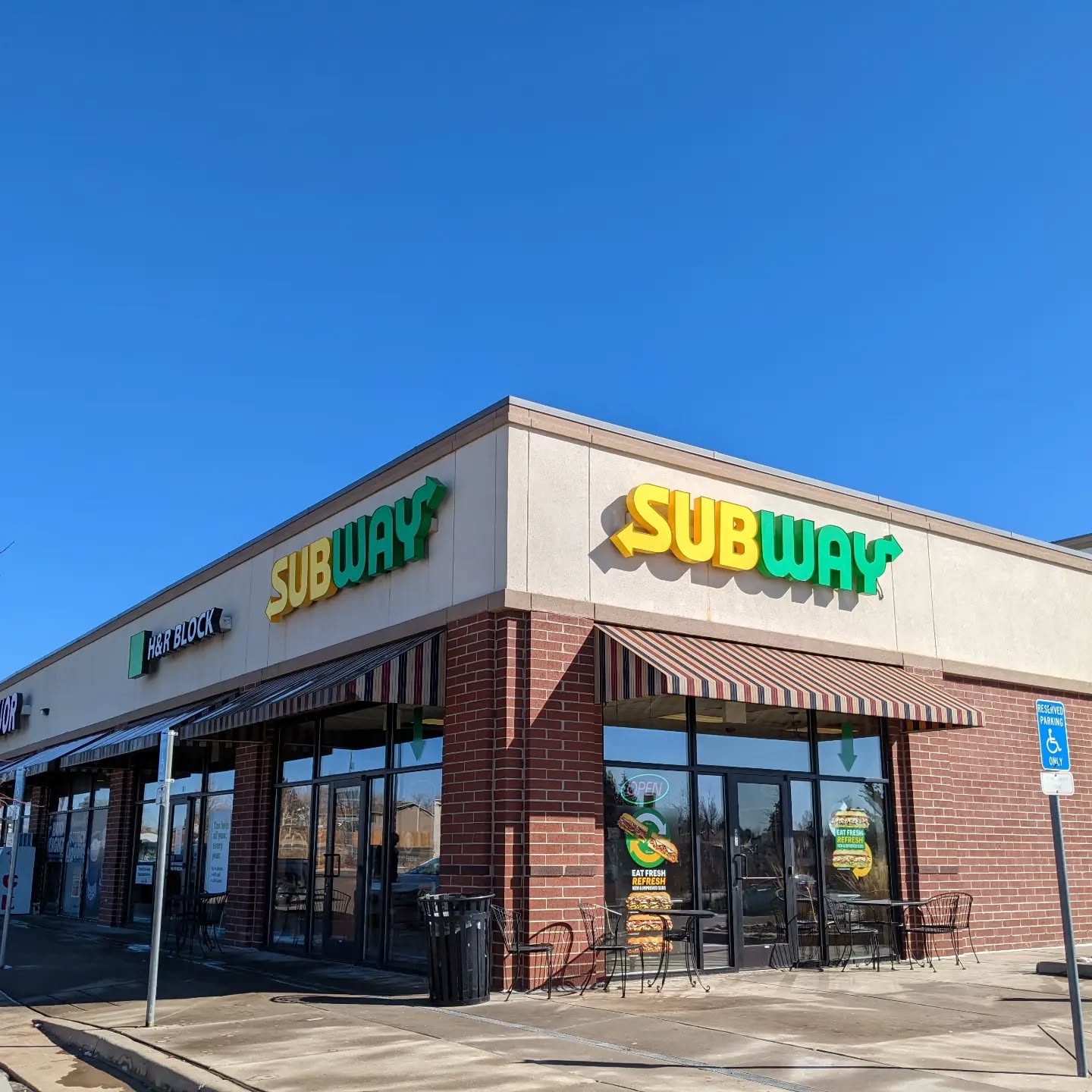 We made some new signs for Subway.
#bartonsignfab #coloradosigncompany #buildingourlegacy #smallbusiness #signfabrication #signinstallation #makermatt #familybusiness #makersgonnamake
