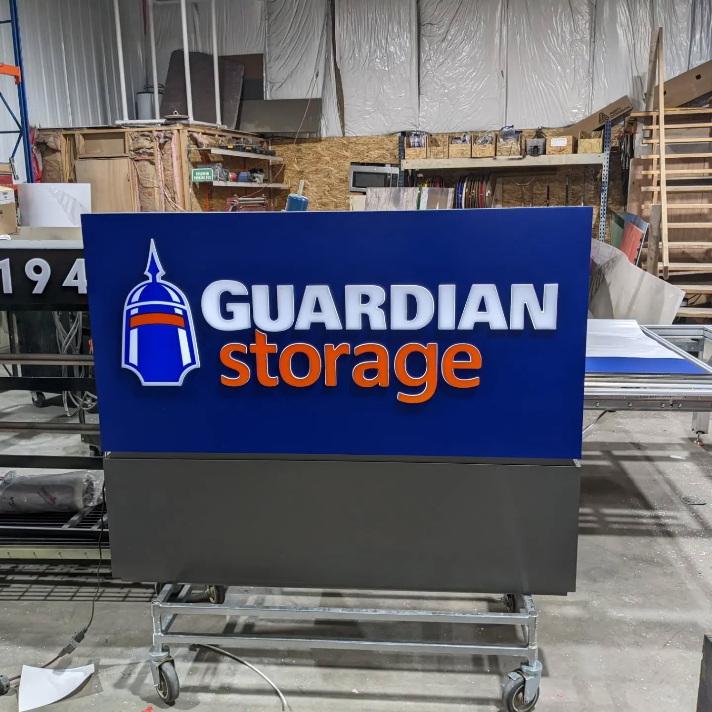 Some more signs for @signdealz. These ones are for Guardian Storage in Boulder. Lighted push through acrylic letters on both the monument sign and the faces for a pole sign. Doggies for scale.
#bartonsignfab #coloradosigncompany #buildingourlegacy #smallbusiness #signfabrication #signinstallation #makermatt #familybusiness #makersgonnamake