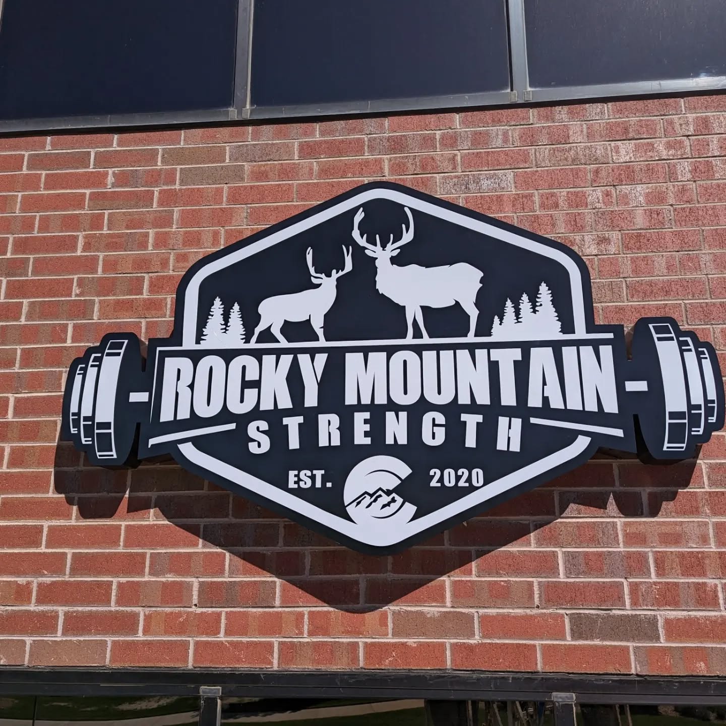 Aluminum sign with vinyl graphics.
#bartonsignfab #coloradosigncompany #buildingourlegacy #smallbusiness #signfabrication #signinstallation #makermatt #familybusiness #makersgonnamake #laserwelder